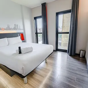 ** Hotel Easyhotel Barcelona Fira Hiszpania
